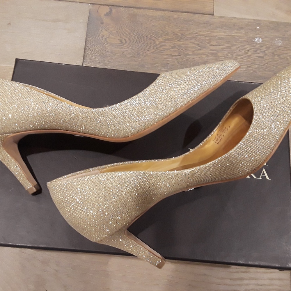 Badgley Mischka woman evening shoe